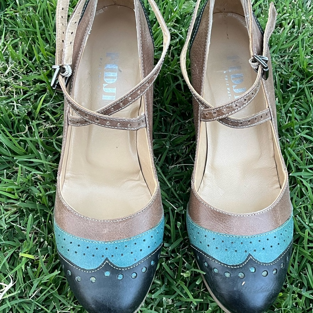 Blue and Brown Heeled Shoes with Vintage Charm